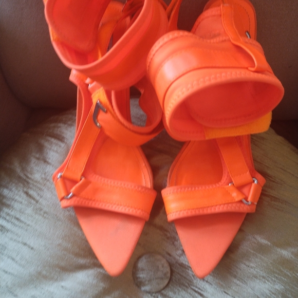 Shoes - Picture 2 of 6